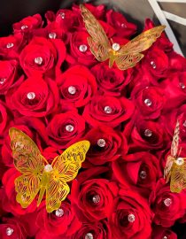 Butterflies and sparkles for roses